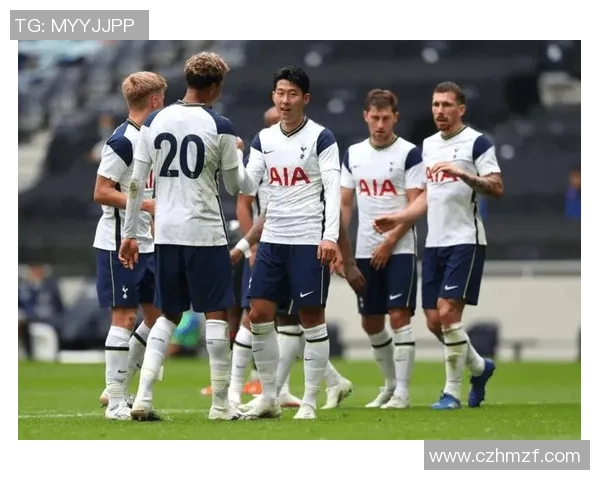 热刺与利物浦激战正酣比分悬念不断引发球迷热议